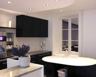 Hotel De l'ecluse - Neuchâtel - Kitchen