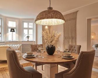 Loft 1540 - Boutique Ferienwohnungen - Fulda - Dining room