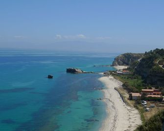 Hotel Alexander - ריקאדי - בניין