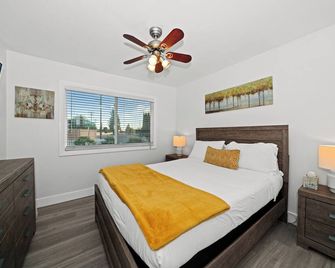 Disney Dream Home with a Big Yard! - Orange - Bedroom