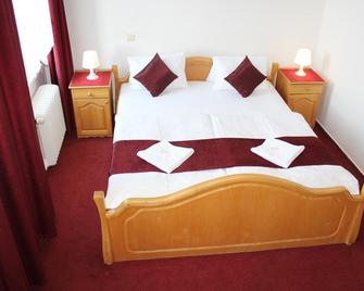 Hotel Central - Český Těšín - Bedroom
