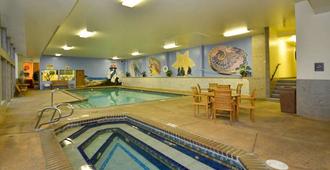 Best Western Holiday Hotel - Coos Bay