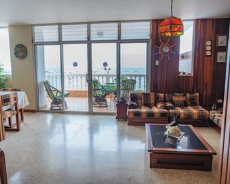 Apartment - Sleeps & Free Parking - Salinas - Lobby