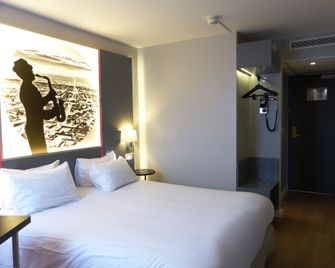 Hotel Inn Design Paris Saint Quentin - Montigny-le-Bretonneux - Bedroom