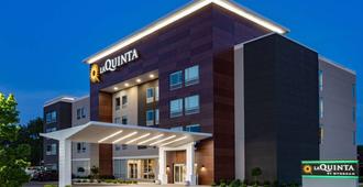 La Quinta Inn & Suites by Wyndham South Bend near Notre Dame - South Bend - Building