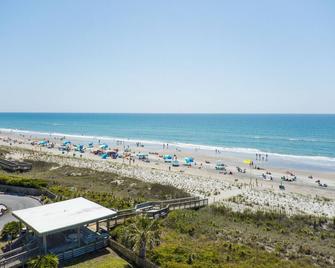 Beachy 2 bedroom, 2 bath, Oceanfront, family friendly condo, close to everything - Emerald Isle - Beach