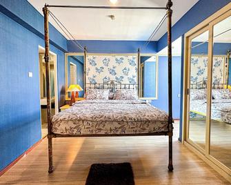 Trillium Apartment - Cozy and Bright Downtown Surabaya by Le Ciel Hospitality - Surabaya - Bedroom