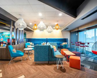 Tru by Hilton Greenville - Greenville - Sala de estar