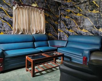 Sun Up Hotel - Gampaha - Lounge