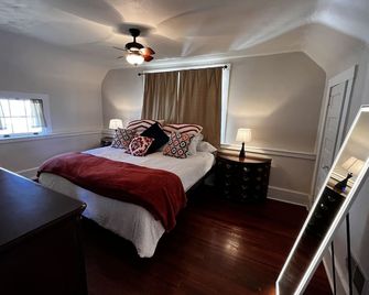 Historic house in the heart of downtown Kingsport - Kingsport - Bedroom