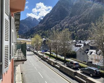 Studio A Cauterets Pour 4, Idealement Situe - Fr-1-812-85 - Cauterets - Balcon