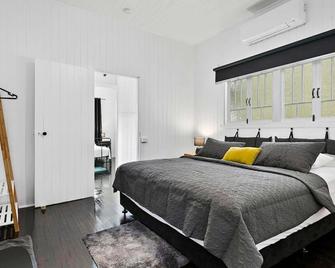 Retro on walker - Maryborough - Bedroom