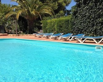 '' Apartment N° 1 -- 2 bedrooms, - sleeps 4 - Ferragudo - Piscine