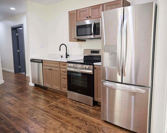One bedroom apartment in heart of Malone - Malone - Keuken