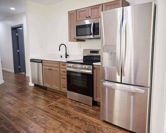 One bedroom apartment in heart of Malone - Malone - Kuchyň