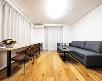 Hito - Fukuoka - Living room