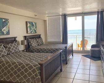 Harbour Beach Resort Studios! - Daytona Beach - Bedroom