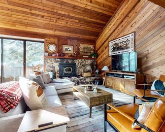 Mammoth Sierra Townhomes 10 - Two Bedroom Condo - Mammoth Lakes - Sala de estar