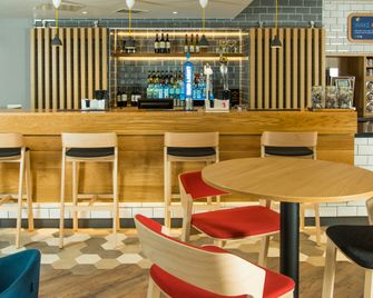 Holiday Inn Express Bristol City Centre By IHG - בריסטול - בר