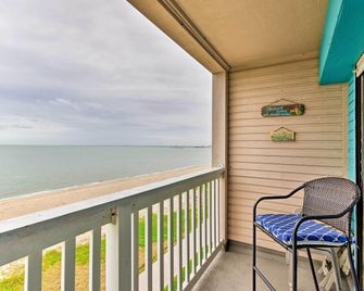 Corpus Christi Beachfront Condo with Pool Access! - Κόρπους Κρίστι - Μπαλκόνι