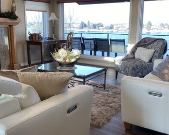•river View Condo• Fun•family• •clean•luxurious•sleeps 6-8•burley, Id - Burley - Wohnzimmer