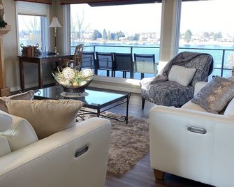•river View Condo• Fun•family• •clean•luxurious•sleeps 6-8•burley, Id - Burley - Huiskamer