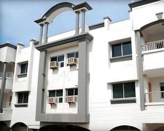 Hotel Shree Darshan - Dwārka - Gebouw