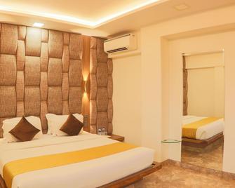 Hotel Surya Prakash Chembur - Mumbai - Bedroom