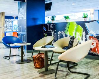 ibis budget Fréjus Saint-Raphaël Centre et Plage - Fréjus - Gebäude