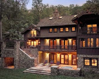 Peaceful Paradise - Swanton - Building