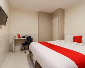 Permata Inn - Medan - Bedroom