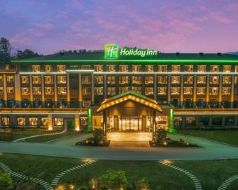 Holiday Inn Jiuhua Mountain Hot Spring By IHG - Chizhou - Building