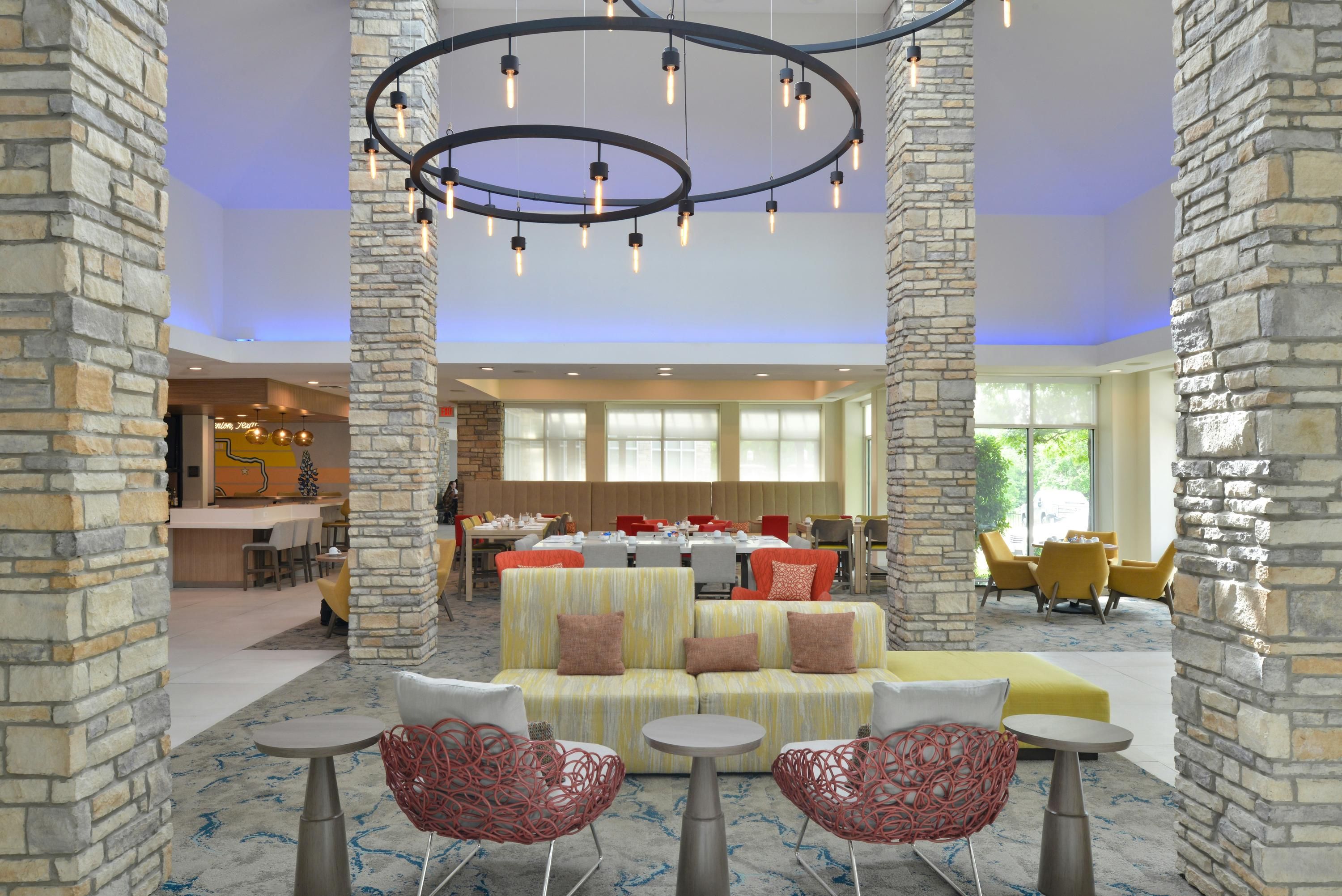 Hilton Garden Inn Denton - Denton - Lobby