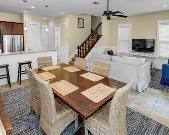Steps from the Beach! Private Beach Home! Sleeps 10! - Santa Rosa Beach - Jídelna