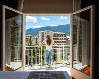 Gran Hotel De Jaca - Jaca - Parveke