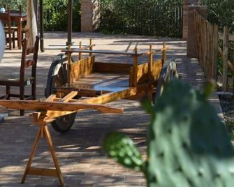 Azienda Agrituristica Carida - Drapia - Patio