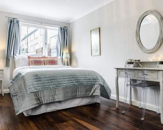 Lovely 2 Bedroom Apartment With Garden, South Bank Westminster - London - Bedroom