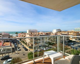 Alua Leo - Palma de Mallorca - Balkon
