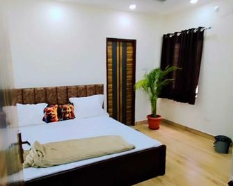 Matoshree villa - Bhopal - Bedroom