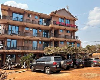 Better Life Hotel Kasulu - Makamba - Building