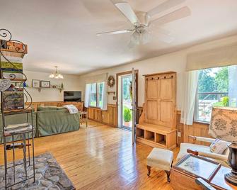 Charming Cottage Less Than 10 Mi to Wineries and Skiing! - Nellysford