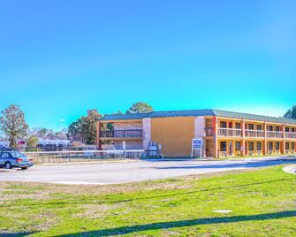 Magnuson Hotel Williamston - Williamston - Gebäude