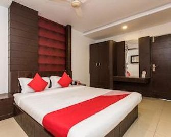 Oyo 5738 Hotel Lords Inn - Indore - Makuuhuone