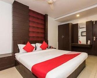 Oyo 5738 Hotel Lords Inn - اندور - غرفة نوم