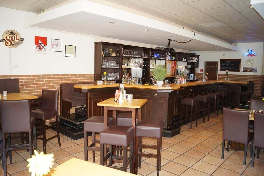 أكاتسينهوف هوتل آند براوهاوس - كولونيا - مطعم