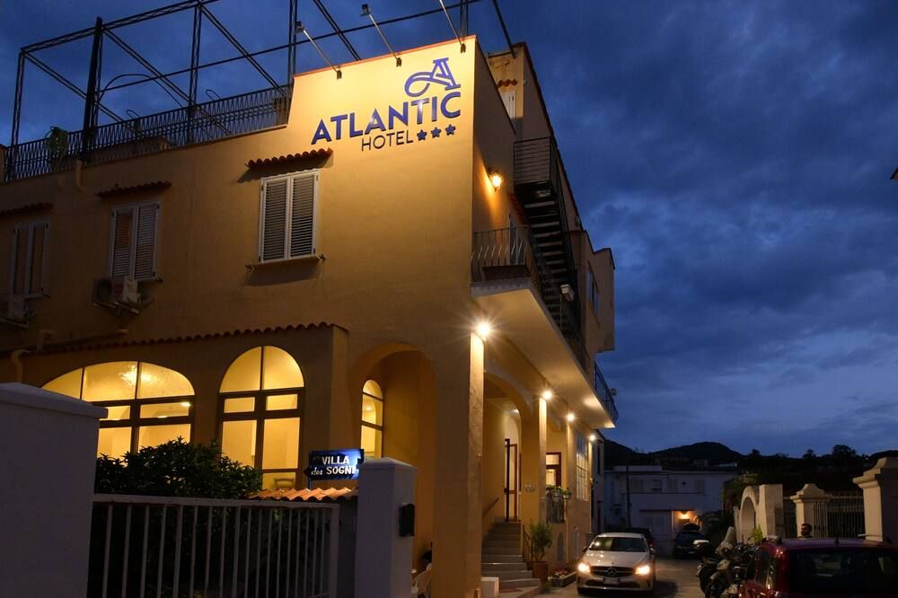 Albergo Atlantic - איסקיה - בניין