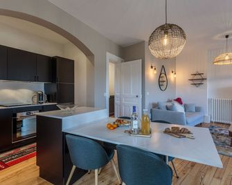 IMPERIAL Apartment in the center of Biarritz close to the beach - Biarritz - Dining room