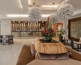 Element Dar es Salaam - Dar es-Salaam - Receptionist