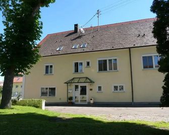 Autenrieder Brauereigasthof - Ichenhausen - Edificio