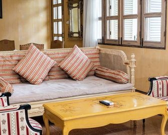 Kayu Arum Resort - Salatiga - Salon